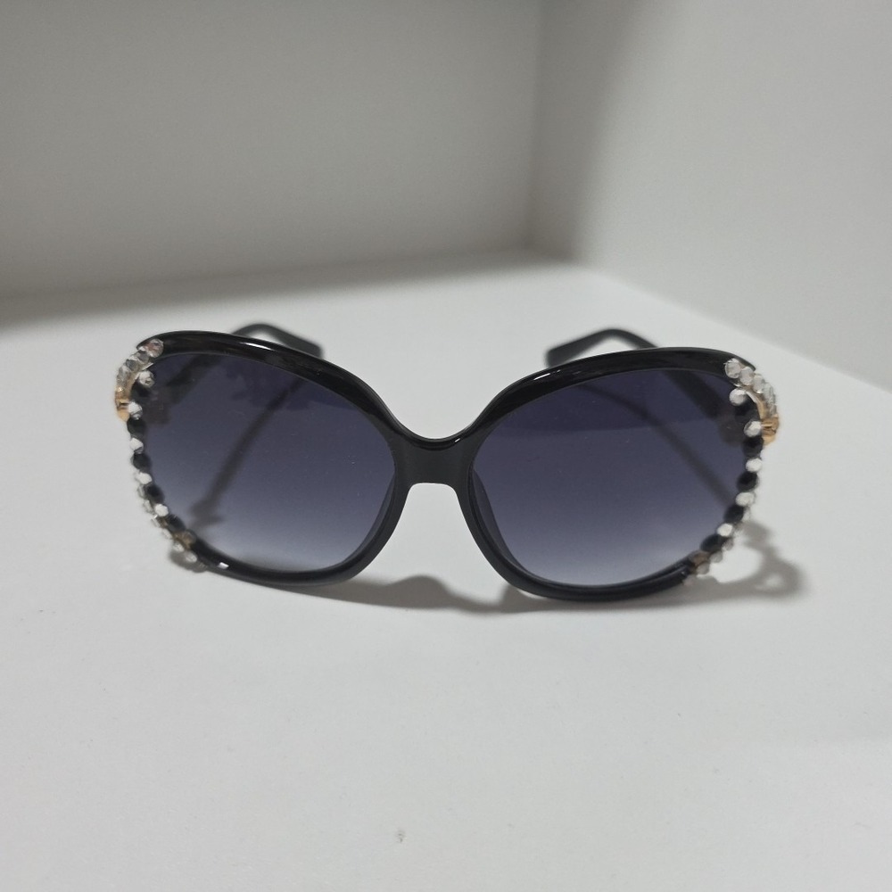 Oversized Black Rhinestone Sunglasses‎ with Gold Rose Side Detail – Glam Fashion - Picture 2 of 10